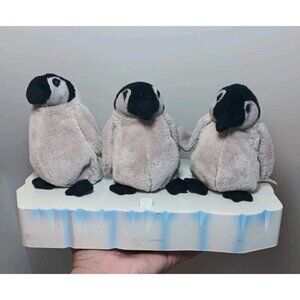 Marching Penguins Trio Christmas Eve by Santa's Best Musical Animated Read